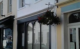 6 Suffolk Parade