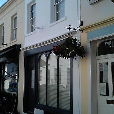 6 Suffolk Parade Hotel Cheltenham Exterior photo